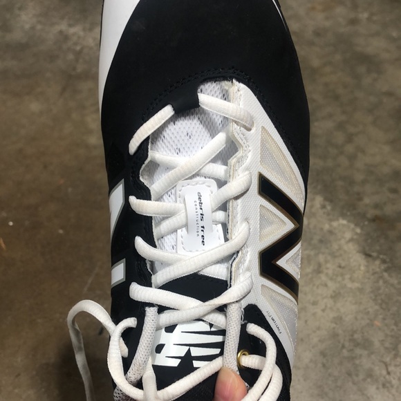 New Balance – Black/White Low 4040v3 Baseball Spikes (L4040BW3) - Picture 7 of 9